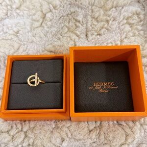 Hermès Gold Ring with Signature Orange Box